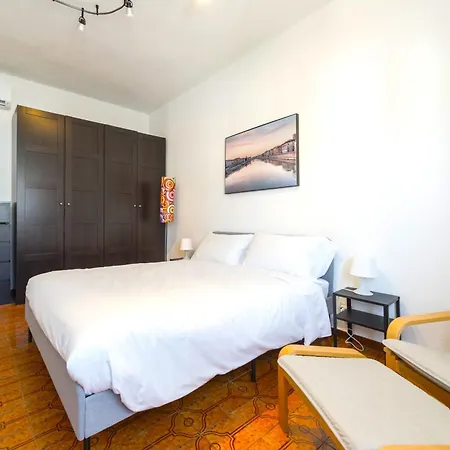Hostly-ai Due Passi Apartman *