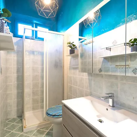 Hostly-ai Due Passi Apartman