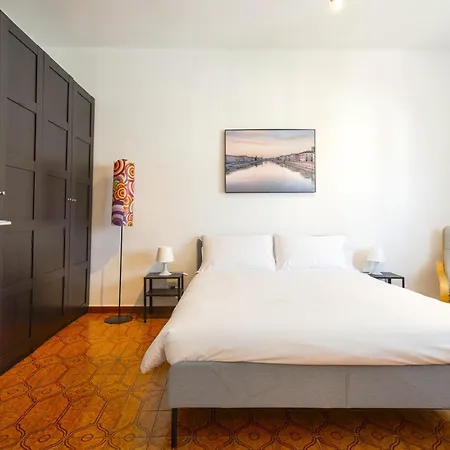 Hostly-ai Due Passi Apartman *