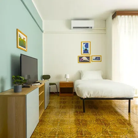Hostly-ai Due Passi Apartman